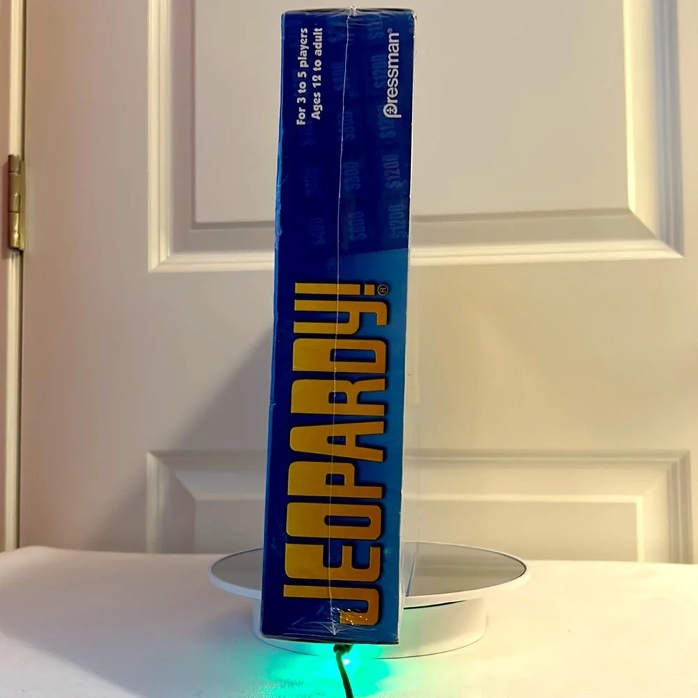 2003 NIB Jeopardy! America’s favorite quiz show! Board Game ages 12+